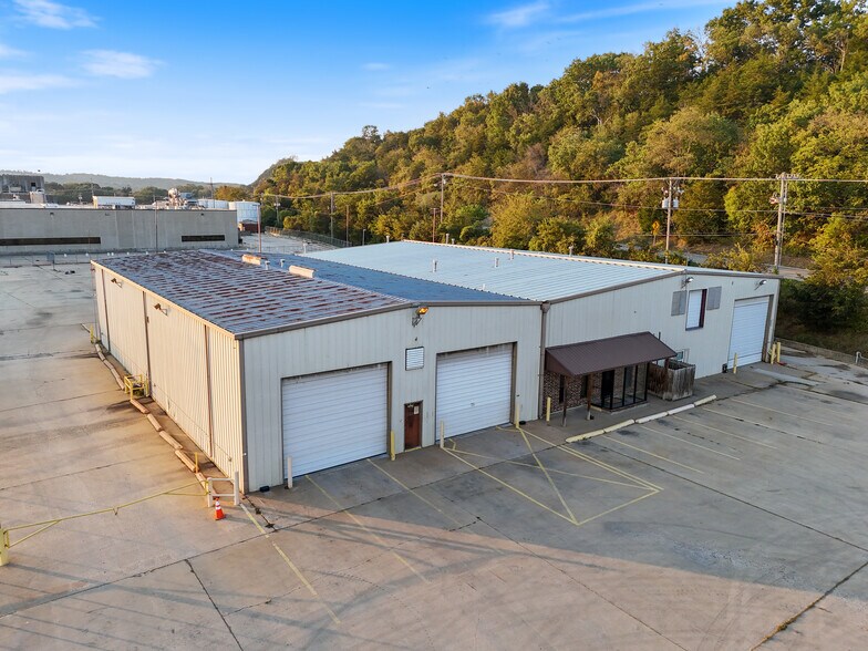 More Photos Of 100 Tyson Ave, Noel Manufacturing For Sale