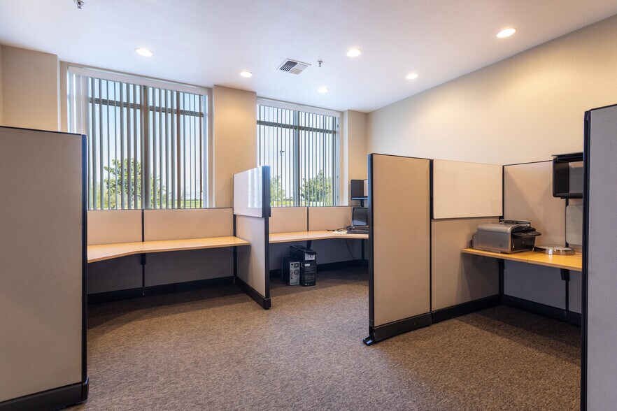 More Photos Of 4750-4794 Duckhorn Dr, Sacramento Research And Development For Lease