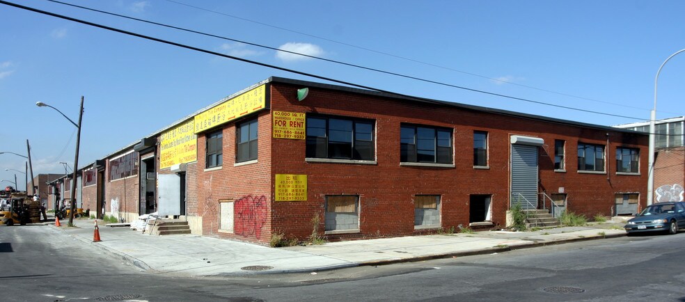 Primary Photo Of 3149 Higgins St, Flushing Warehouse For Lease