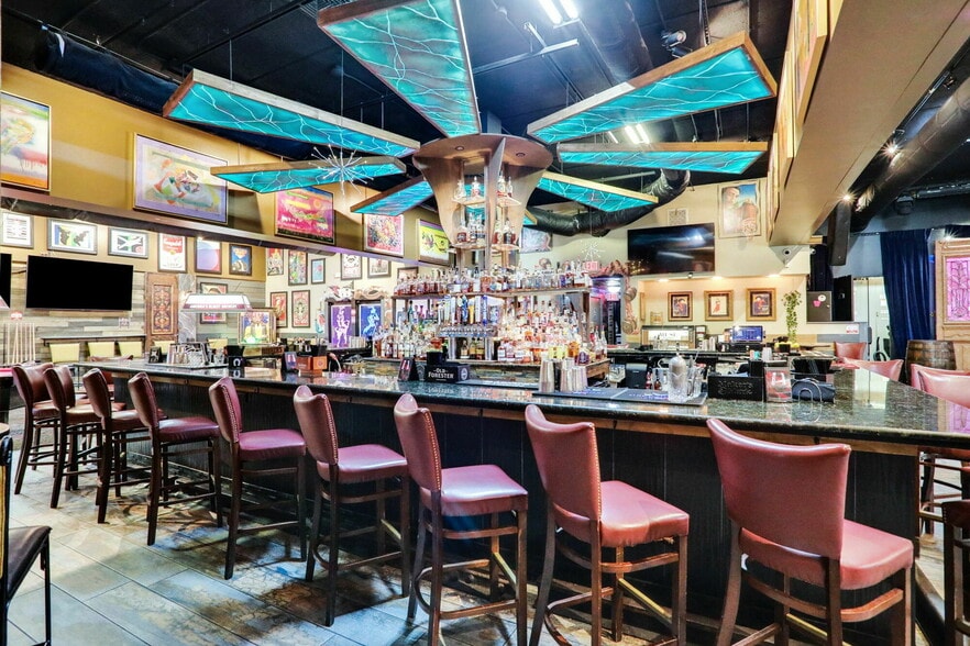 More Photos Of 11475 San Jose Blvd, Jacksonville Bar For Sale
