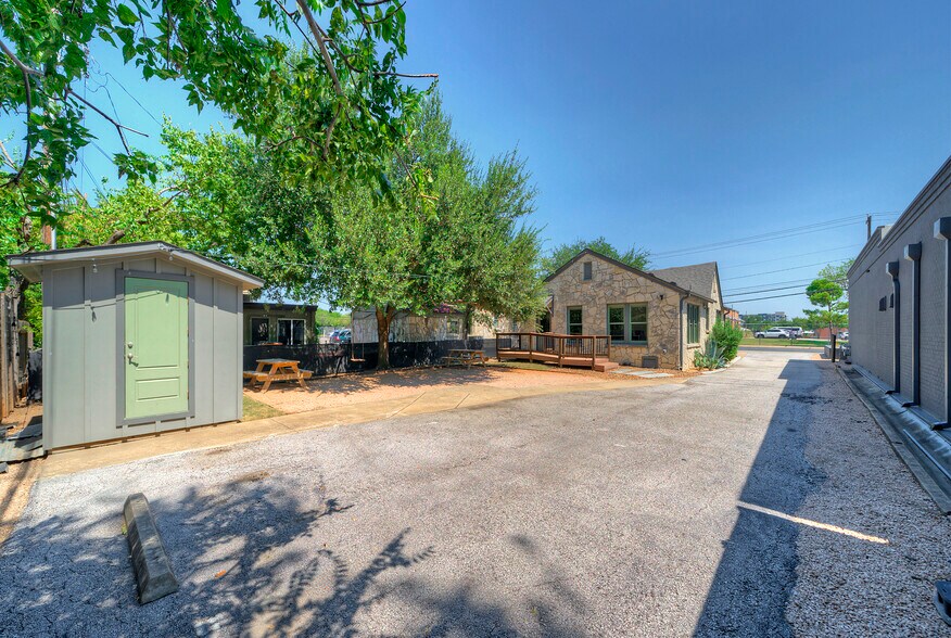 More Photos Of 4524 Burnet Rd, Austin Office For Sale