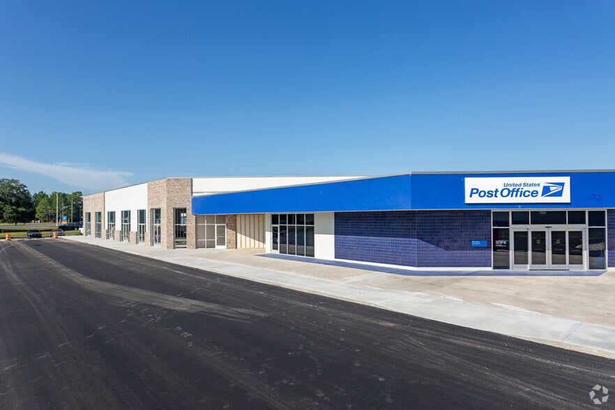 More Photos Of 1415 Ohio St, Live Oak General Retail For Lease
