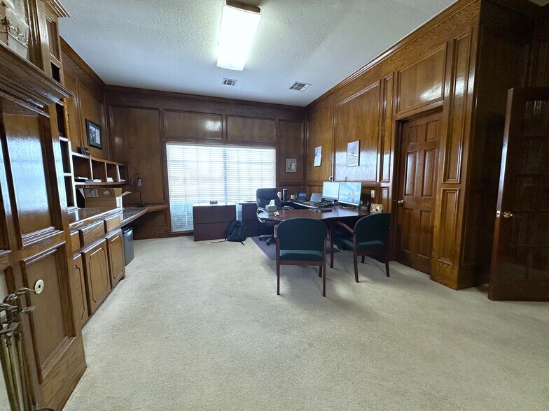 More Photos Of 9300 S Pennsylvania Ave, Oklahoma City Office Residential For Lease
