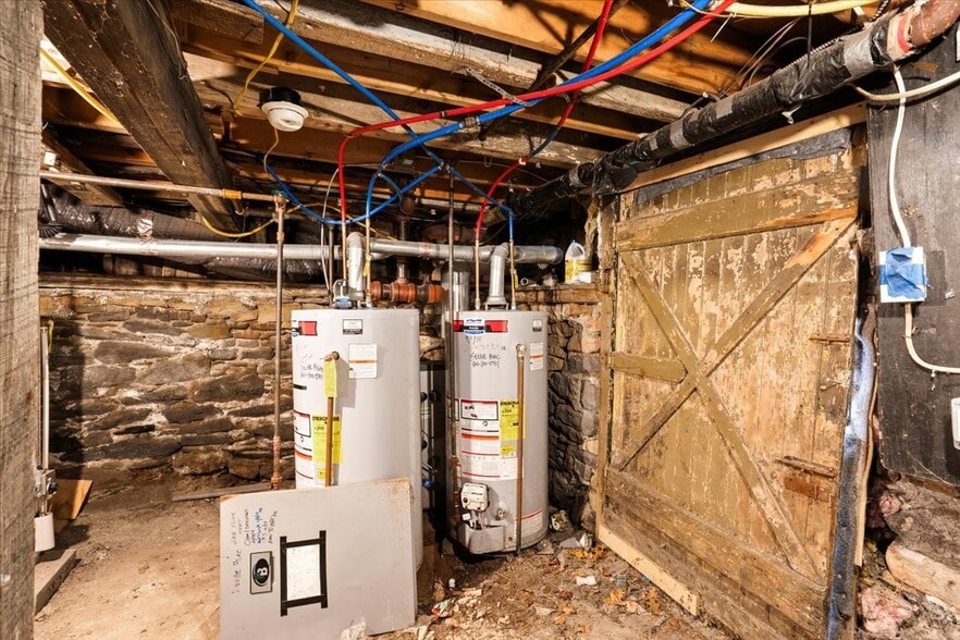 More Photos Of 240 N Main Ave, Scranton Storefront Retail Residential For Sale