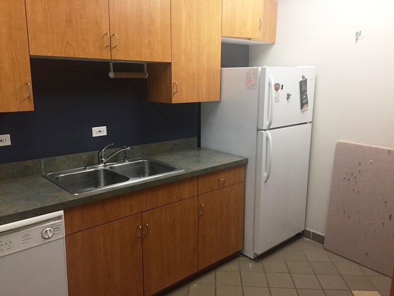 More Photos Of 80 N Virginia St, Crystal Lake Medical For Lease