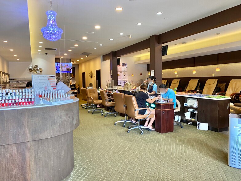 More Photos Of 3021-3023 Jericho Tpke, East Northport Storefront For Lease