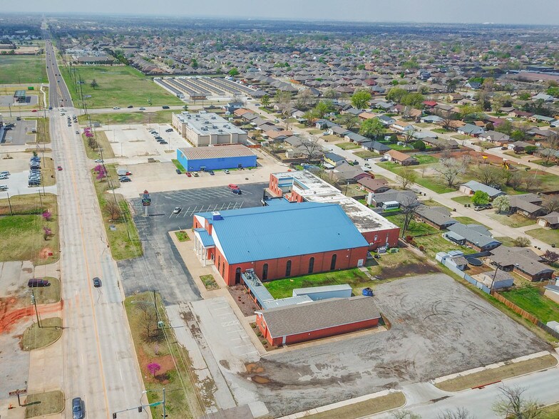 More Photos Of 1005 SW 4th St, Moore Religious Facility For Sale