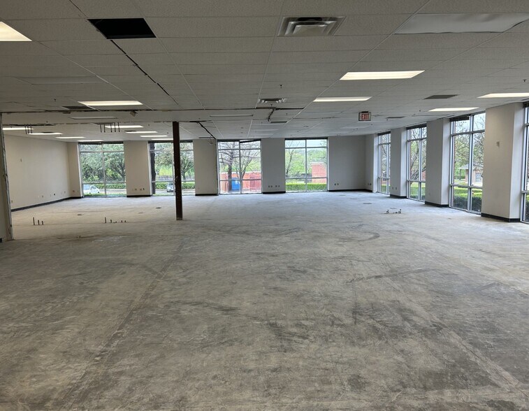 More Photos Of 2550 SW Grapevine Pky, Grapevine Office For Lease