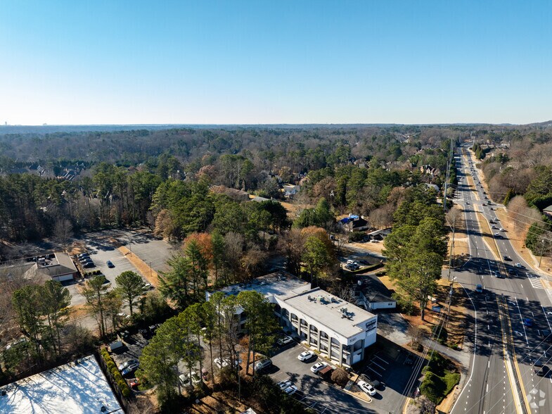 More Photos Of 3020 Roswell Rd NE, Marietta Medical For Lease