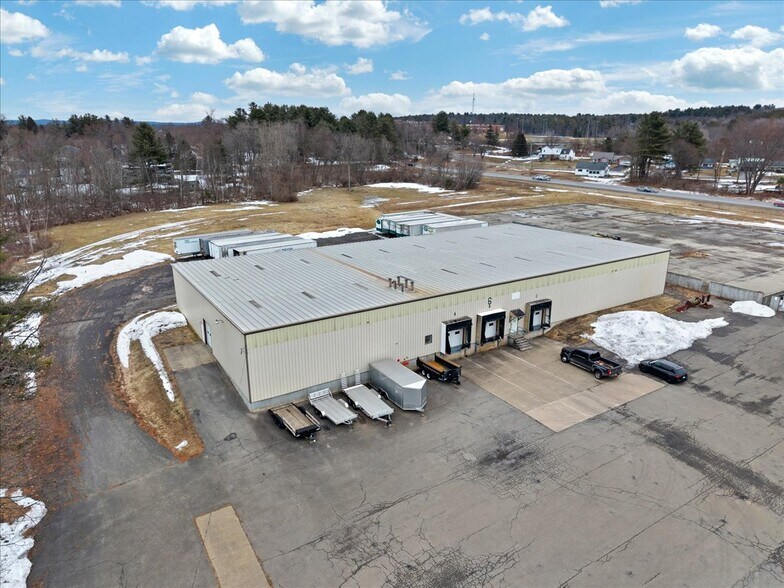 More Photos Of 15 E Elm St, Broadalbin Warehouse For Lease