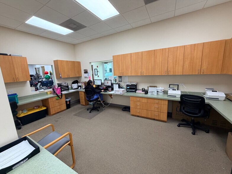 More Photos Of 5055 S Congress Ave, Lake Worth Medical For Lease