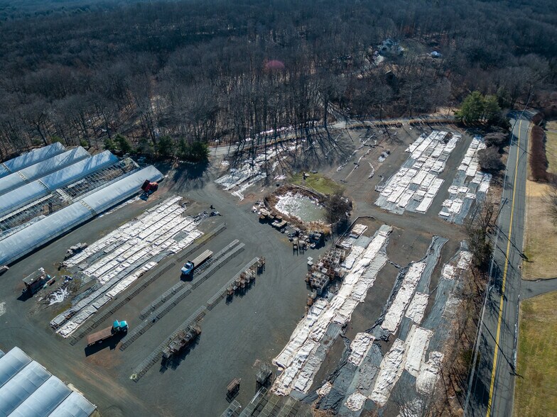 More Photos Of 1709 Kensington Rd, Berlin Specialty For Sale