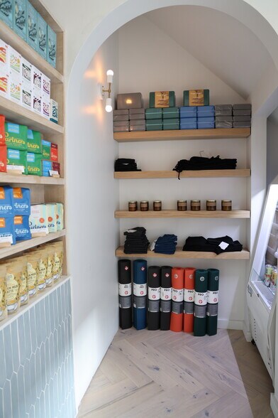 More Photos Of 5th Ave between Union and Sackett St, Brooklyn Storefront Retail Office For Lease