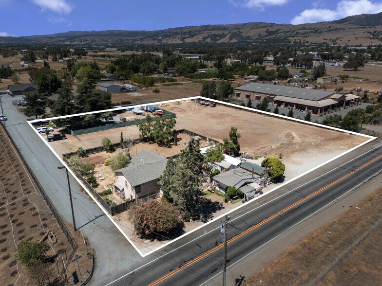 Primary Photo Of 13350 Kimble Ct, San Martin Apartments For Sale