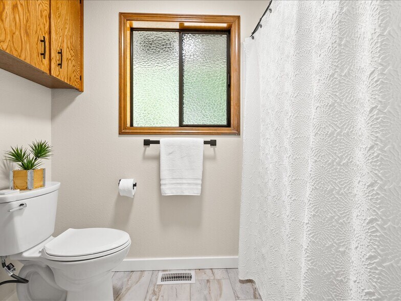 More Photos Of 115 NW Harmony Ln, Corvallis Specialty For Sale