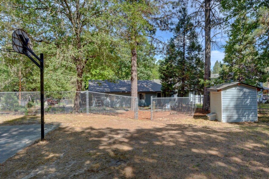 More Photos Of 625 Barbara Drive, Grants Pass Assisted Living For Sale