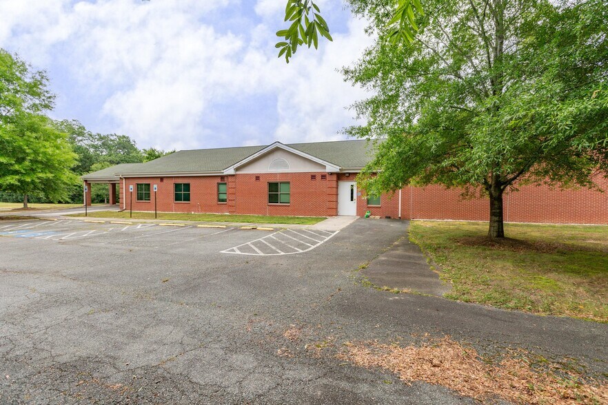 More Photos Of 15394 Kings Hwy, Montross Medical For Sale