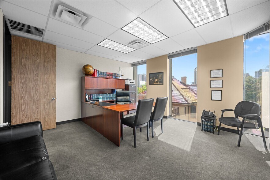 More Photos Of 1411 West Ave, Austin Office For Sale