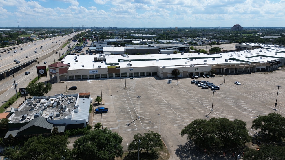 More Photos Of 12002 Southwest Fwy, Meadows Place Freestanding For Lease