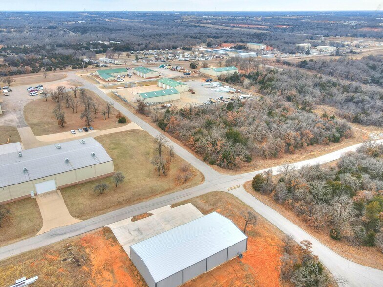 More Photos Of 1736 Red Oak Lane, Guthrie Warehouse For Sale