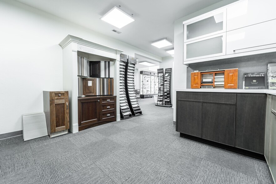 More Photos Of 1435 Huntington Ave, South San Francisco Showroom For Sale