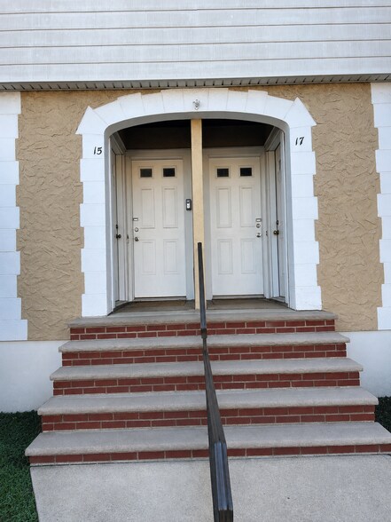 More Photos Of 11 Mundy Ave, Staten Island Apartments For Sale