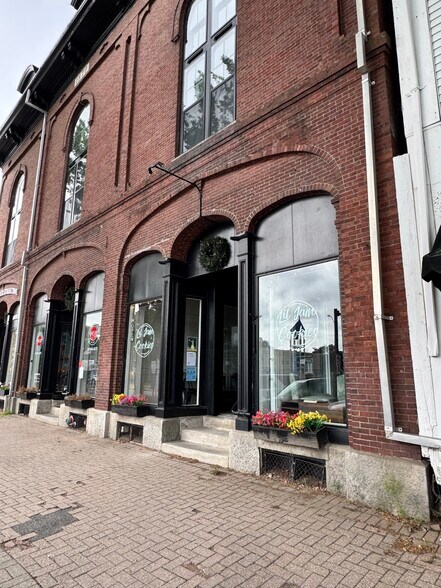 More Photos Of 146 Maine st, Brunswick Office For Lease
