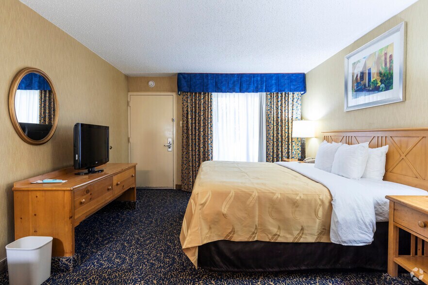 More Photos Of 4600 E Pine St, Deming Hotel For Sale