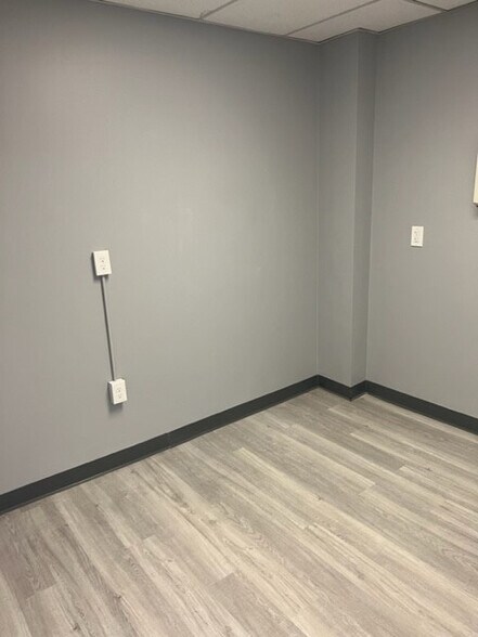 More Photos Of 17 White Horse Pike, Haddon Heights Medical For Sale