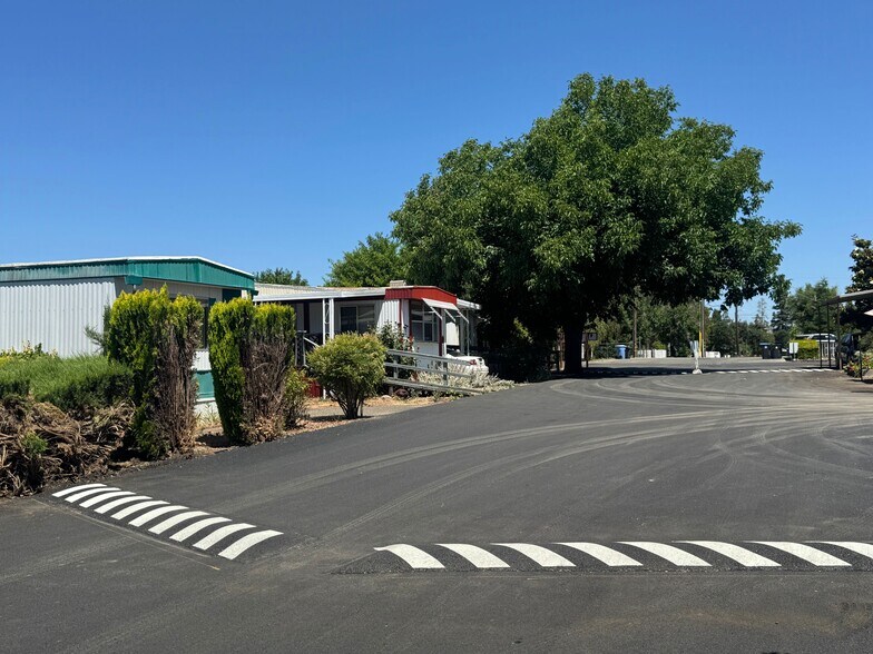 More Photos Of 5495 5th St, Kelseyville Manufactured Housing Mobile Home Park For Sale