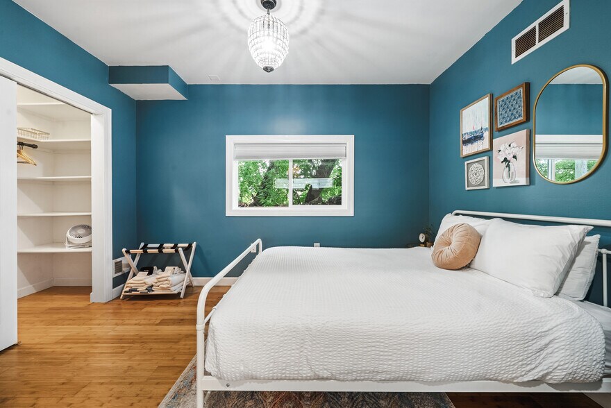 More Photos Of 371 Water St, Excelsior Hospitality For Sale