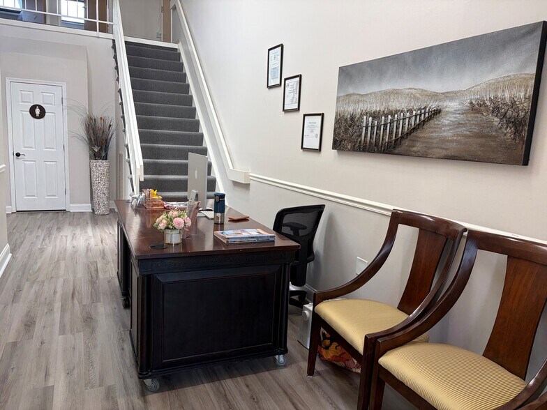 More Photos Of 2555-2575 Chain Bridge Rd, Vienna Medical For Lease