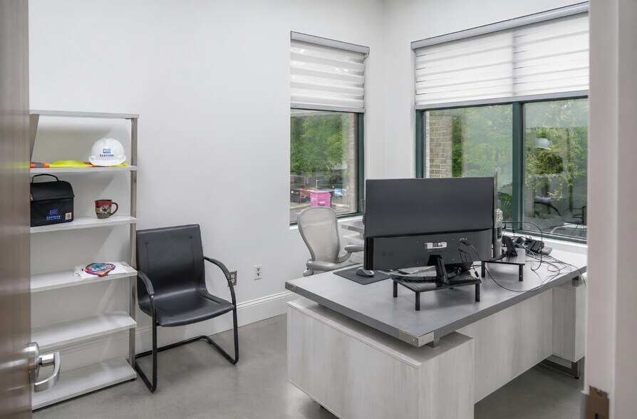More Photos Of 5825 Medlock Bridge Pky, Johns Creek Loft Creative Space For Sale