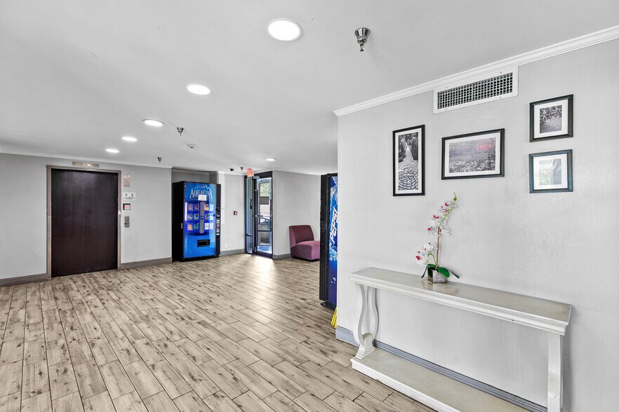 More Photos Of 155 Vulcan Rd, Birmingham Hotel For Sale