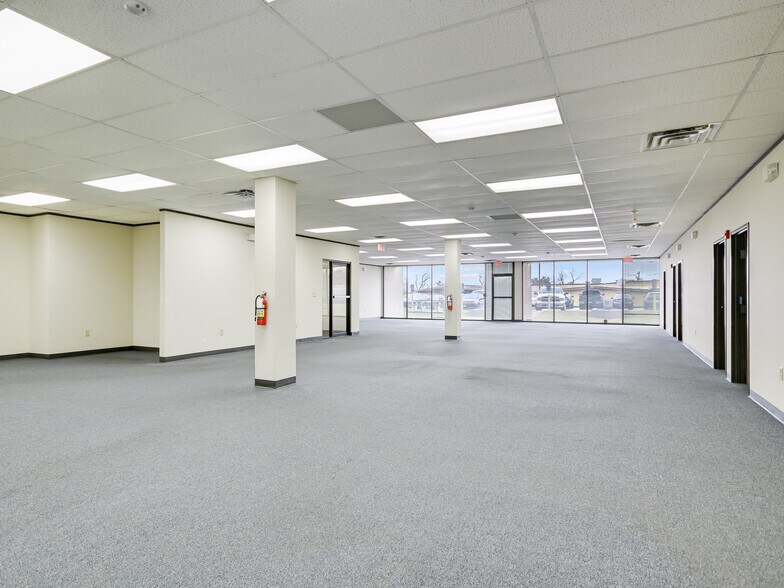 More Photos Of 1106 Clayton Ln, Austin Coworking Space