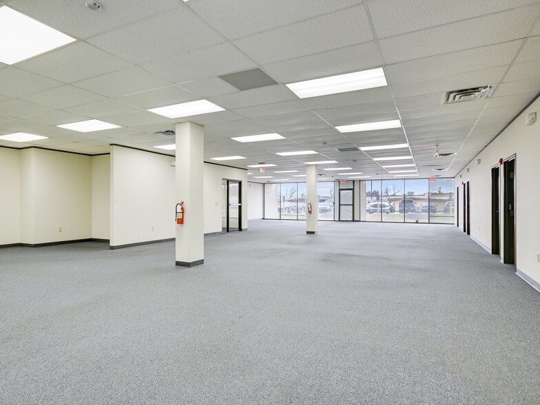 More Photos Of 1106 Clayton Ln, Austin Office For Lease