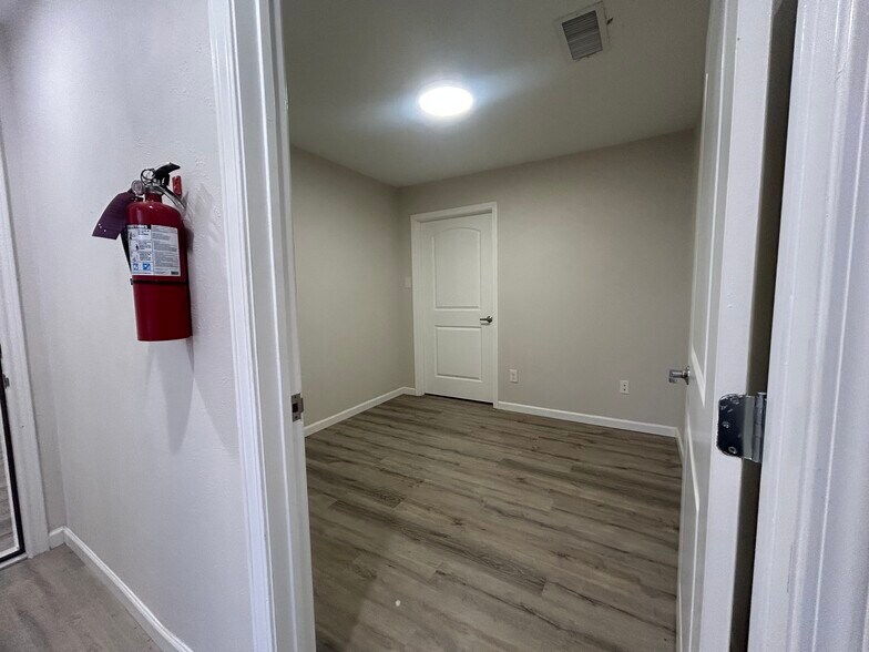 More Photos Of 1715 Sawdust Rd, Spring Self Storage For Lease