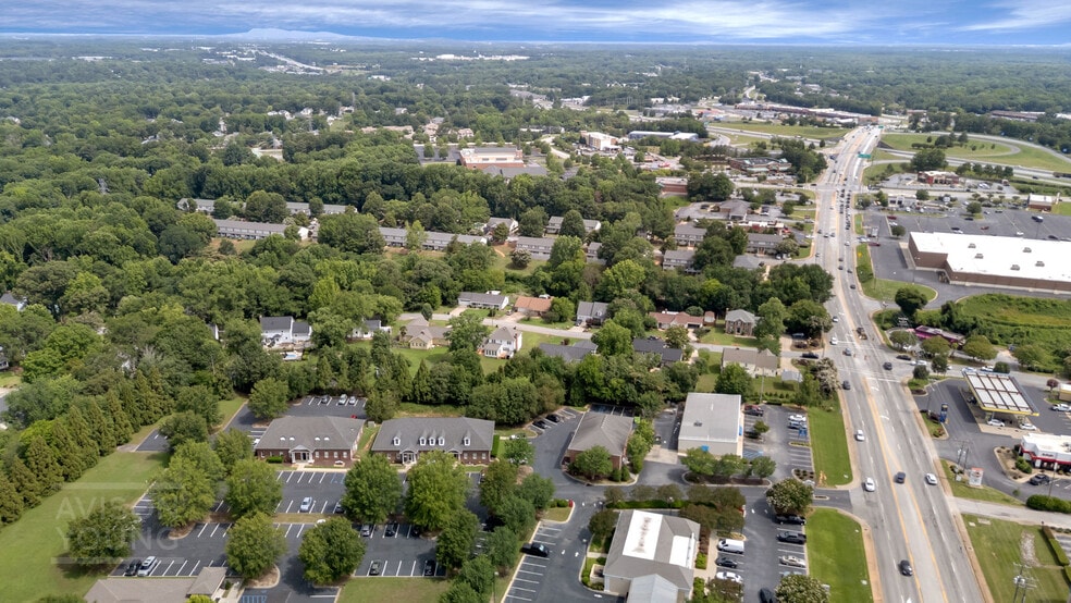 More Photos Of 634 Fairview Rd, Simpsonville Medical For Sale