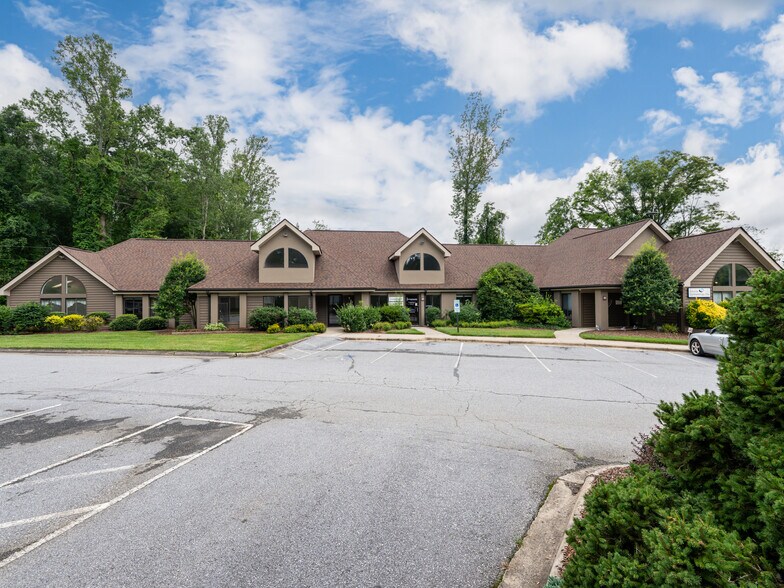 More Photos Of 1998 Hendersonville Rd, Asheville Medical For Sale