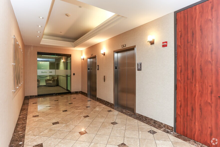 More Photos Of 450 E John Carpenter Fwy, Irving Office For Lease