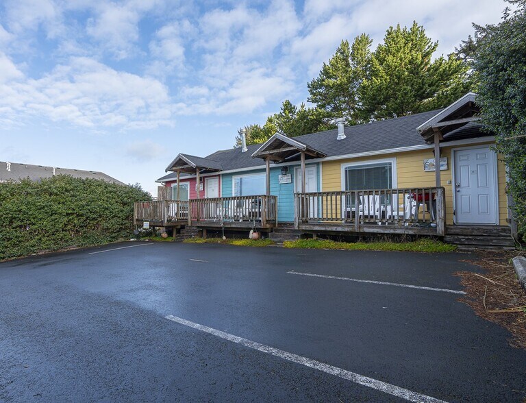 More Photos Of 25 NE Clarke St, Depoe Bay Specialty For Sale