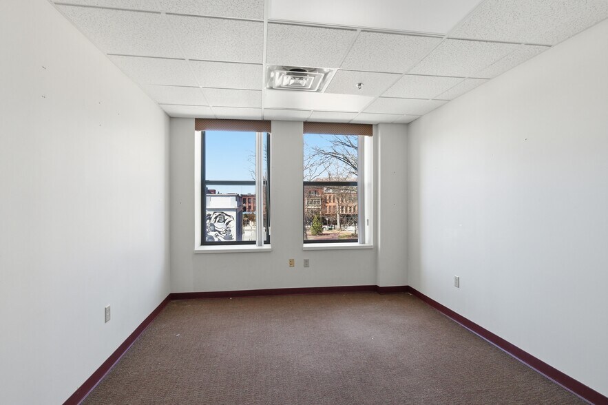More Photos Of 289-307 Bridge St, Springfield Medical For Sale