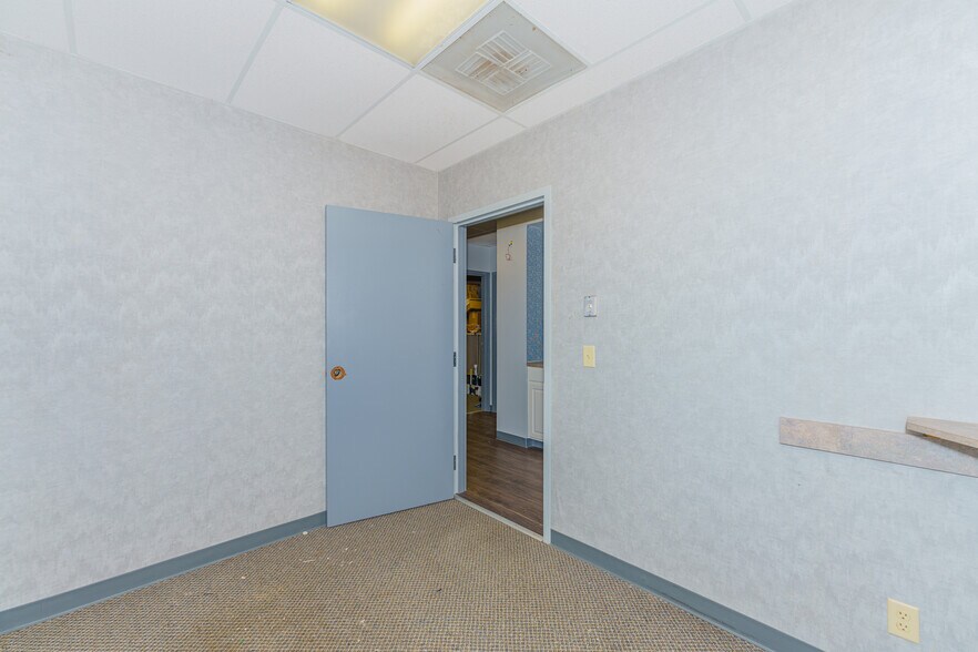 More Photos Of 961-963 State Route 146, Clifton Park Medical For Lease