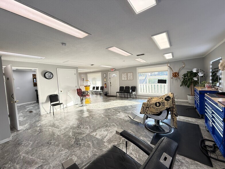 More Photos Of 313 HWY 84 hwy, Cairo Flex For Sale