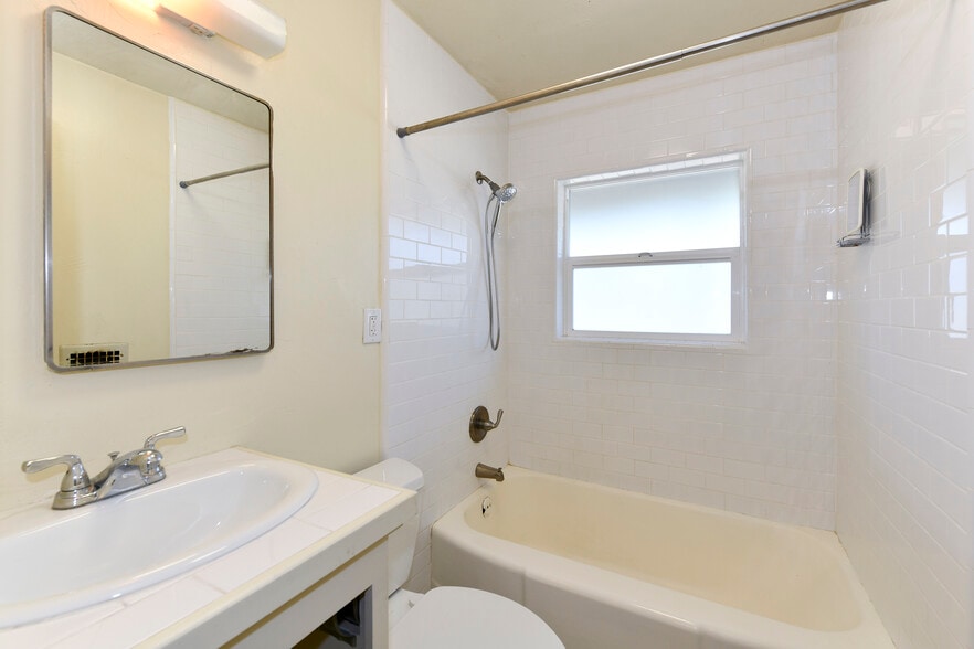 More Photos Of 1519 Main St, Napa Storefront Retail Residential For Sale