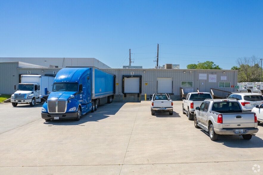 More Photos Of 142 Knobcrest Dr, Houston Refrigeration Cold Storage For Lease
