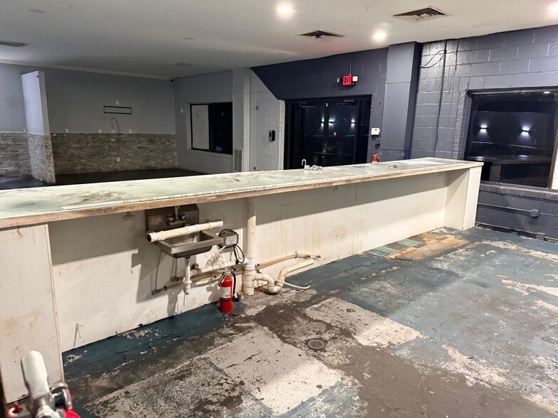 More Photos Of 4014-4018 Lamar Ave, Memphis Freestanding For Lease