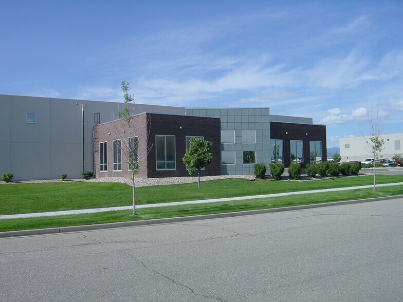 More Photos Of 1797 Boxelder St, Louisville Manufacturing For Lease