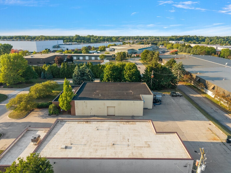 More Photos Of 44468 Reynolds Dr, Clinton Township Manufacturing For Sale