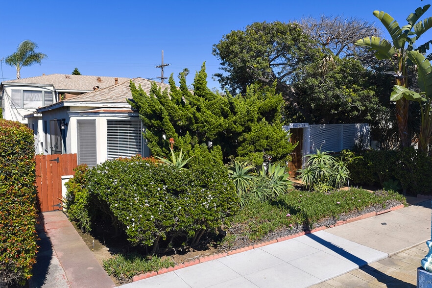 More Photos Of 4618 Voltaire St, San Diego Multifamily For Sale